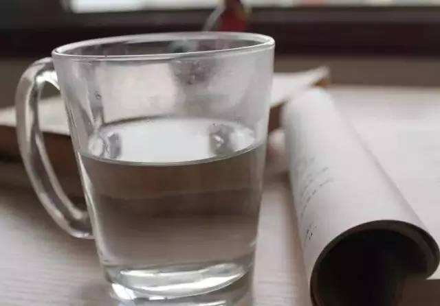 喝杯水